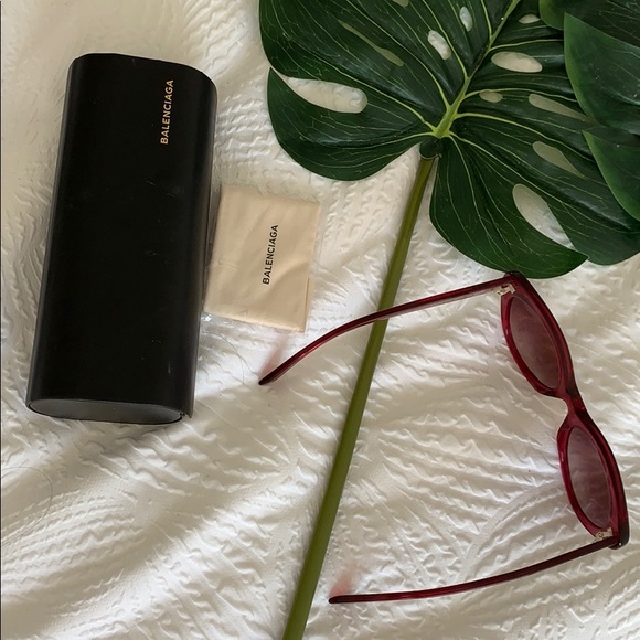 *SOLD* BALENCIAGA Burgundy Cat Eye sunglasses - Picture 8 of 8